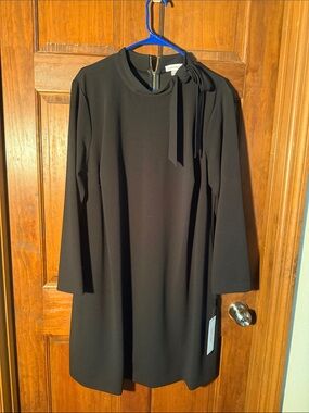 Calvin Klein Black Long-Sleeve Shift Dress with Neck Bow